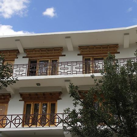 Mentokling Guest House&Garden Restaurant Leh Exterior foto