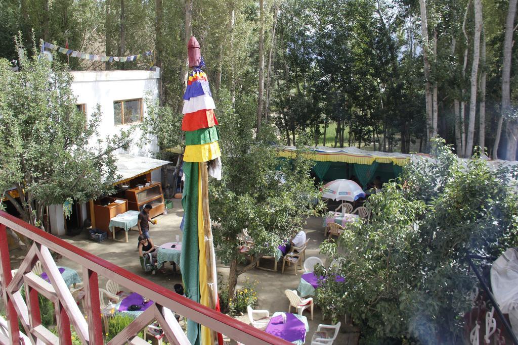 Mentokling Guest House&Garden Restaurant Leh Exterior foto