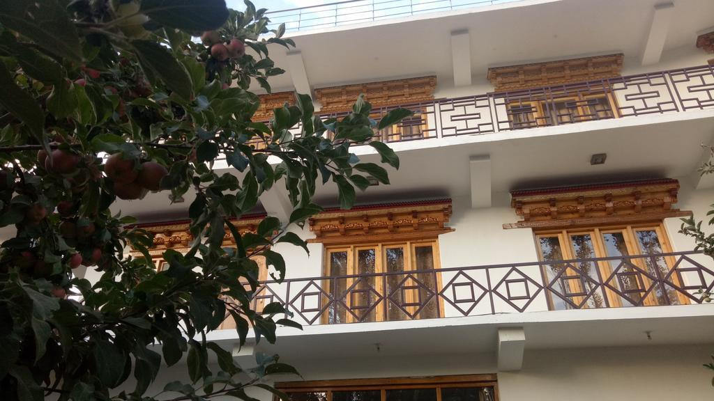 Mentokling Guest House&Garden Restaurant Leh Exterior foto